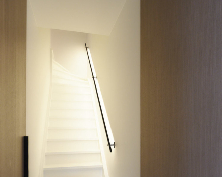 Trapleuning in zwart staal met geïntegreerde led verlichting 